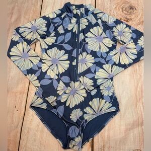 Gap Girl’s Long Sleeve Blue Floral One Piece Rash Guard Swim Piece Sz L
